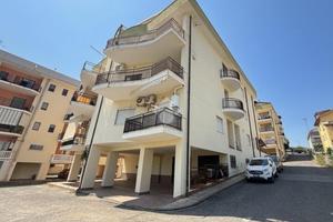 4 LOCALI A CORIGLIANO-ROSSANO