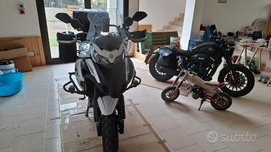 TRK 502 X  /  BENDA V302C