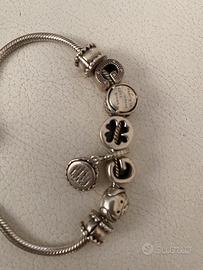 Bracciale Pandora Moments argento con 7 charm