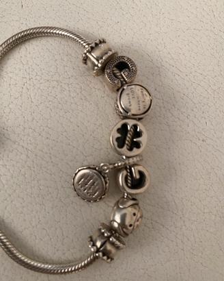 Bracciale Pandora Moments argento con 7 charm
