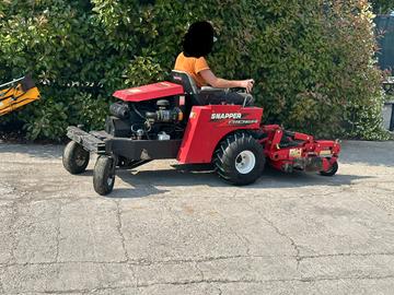 T50 - Tagliaerba SNAPPER 3 cil seminuovo 900 ore