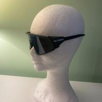 Occhiali Oakley latch panel