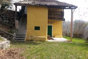 Casa e terreno località Domaro