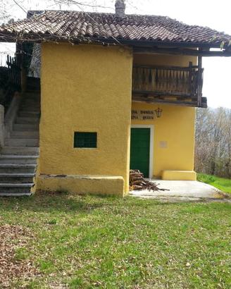 Casa e terreno località Domaro