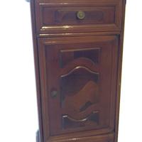 Mobiletto basso in legno