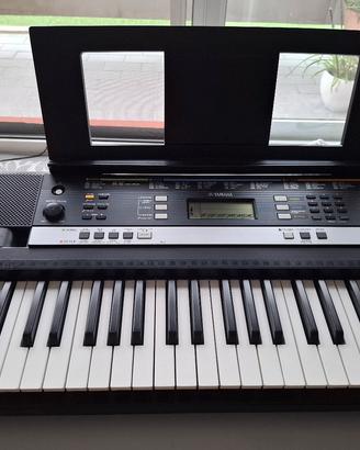Piano yamaha mod-PSR e243