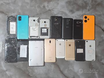 Stock/Lotto 16 Smartphone e Tablet per Ricambi
