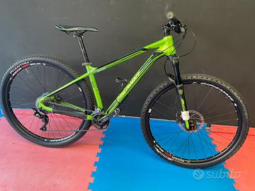 Mountain bike Merida M