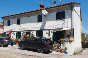 Terratetto con frutteto uliveto giardino distaccat