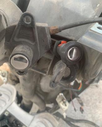 Kit Serrature completo con 2 Chiavi per Aprilia Sp