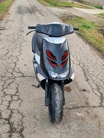 aprilia sr( di-tech)