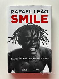 libro Rafael Leao con autografo