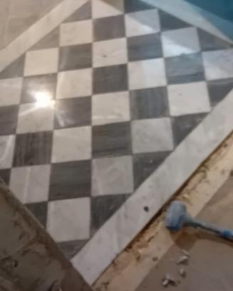 Muratore piastrellista