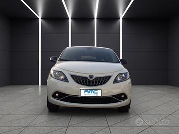 Lancia Ypsilon 1.0 FireFly 5 porte S&S Hybrid Albe