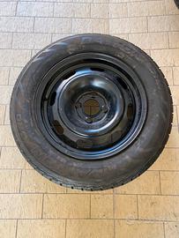 Ruota con gomma 195/65R15