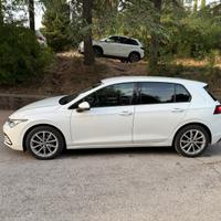 Volkswagen GOLF 8