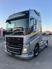 Trattore stradale volvo