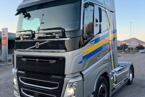 Trattore stradale volvo