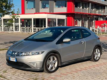 Honda Civic 1.8 type S i-pilot
