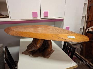 Tavolino in legno rustico 