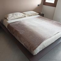 Letto matrimoniale legno 160x190 + rete + comodini