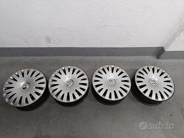 Cerchi in ferro 16 di VW con i coperchi originali