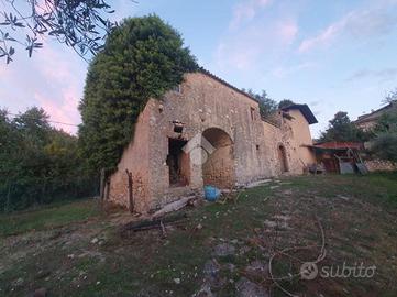 CASA DI CORTE A VEROLI