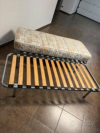 Due reti a doghe in legno e materasso Eminflex