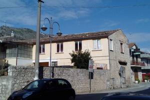 Casa indipendente di 220 m² con più di 5 locali e 