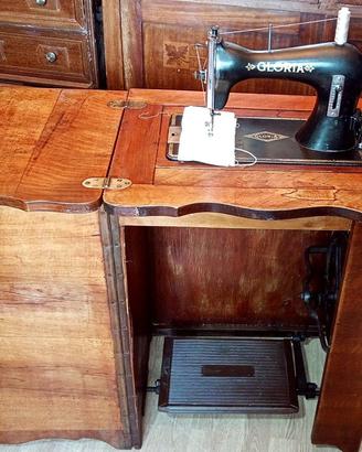 ANTICA MACCHINA DA CUCIRE GLORIA CON MOBILE