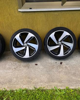 4 cerchi Milton Keynes 18”