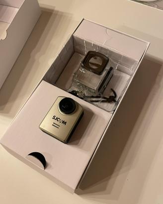 Mini action cam e custodia subacquea