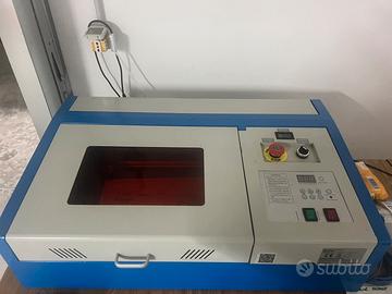 INCISORE LASER MODELLO KM-3020