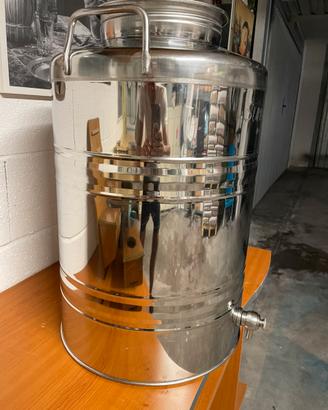Fusto in acciaio inox 18/10 capienza 50 litri