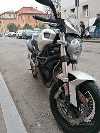 Ducati monster 696