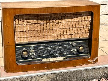 Radio braun d’epoca a valvole da collezione