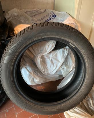 4 pneumatici invernali Pirelli 195/60 R18 per C4