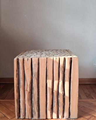 Cubo in tronchi di legno vintage