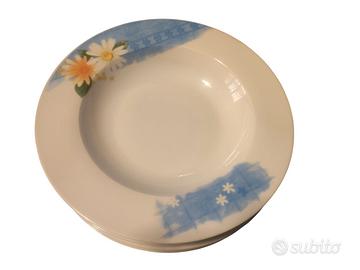 servizio di piatti in porcellana per 6 persone 