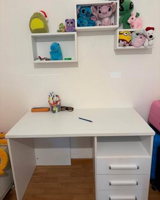 Scrivania e box mensole