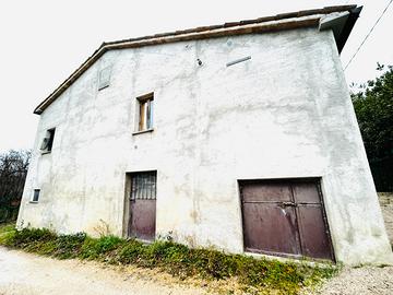 Casa indipendente con giardino