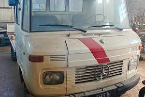 Mercedes 406D "Düsseldorfer" base camper