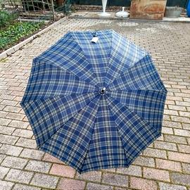 Ombrello a quadretti