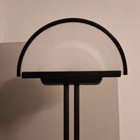 lampada a piantana perfettamente funzionante