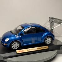 Maisto 1/18 Volkswagen New Beetle (autoart burago