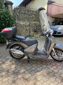 Aprilia Scarabeo 200