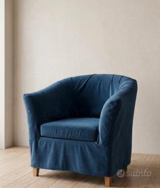 poltrona in velluto blu