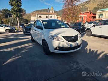 Lancia Ypsilon 1.2 69 CV 5 porte S&S Gold - NUOVA
