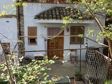 Monolocale con bagno interno