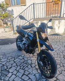 Aprilia Dorsoduro 750 2010